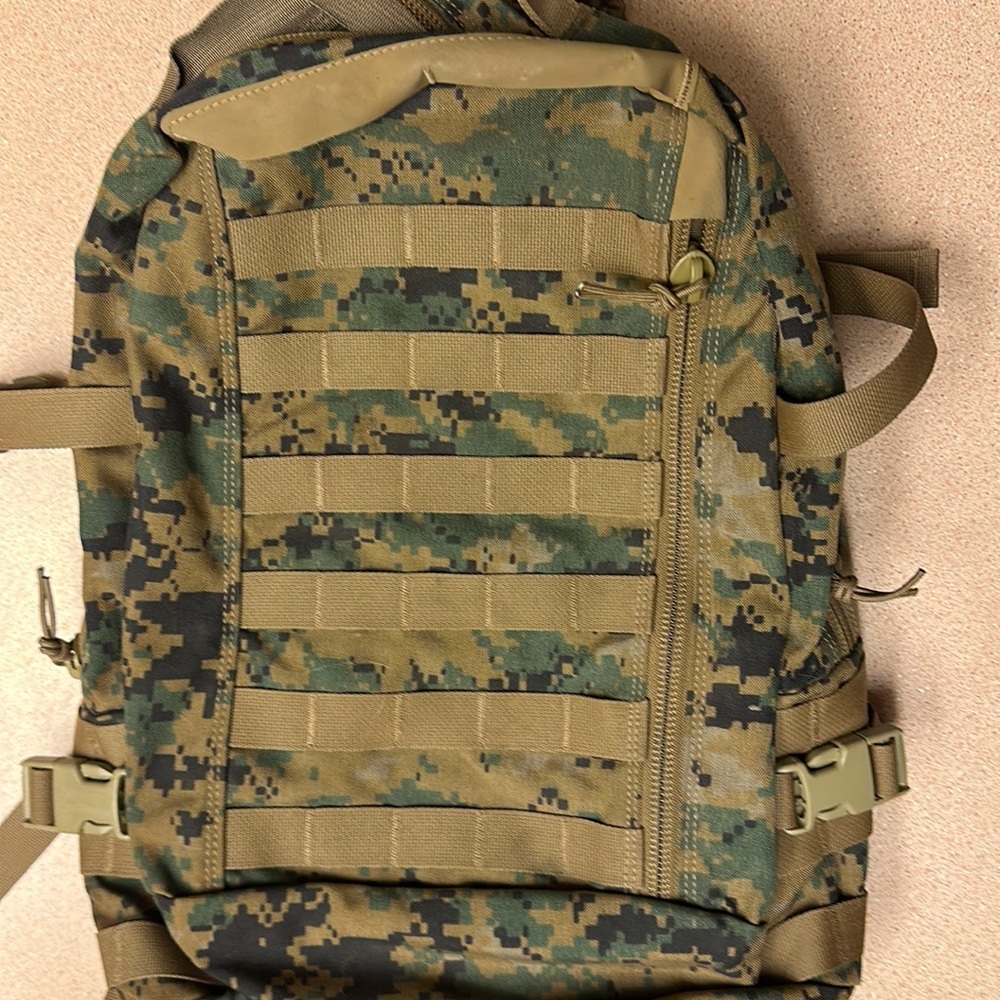 CAMO assault pack like new
